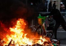 Incendiu devastator la primăria din Limoges și violențe în Franța
