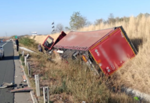 Accident rutier pe Autostrada Vestului în Timiș: tir răsturnat și șoferi răniți